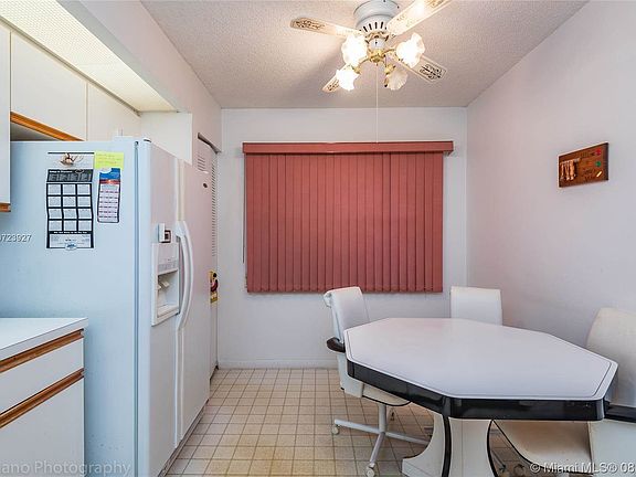 4th image of 900 SW 128th Ave APT 206D