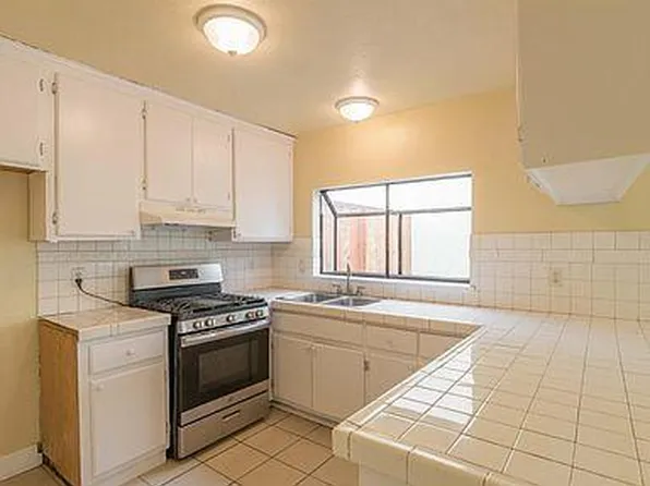 9374 Kirkby Ln, Stockton, CA 95210