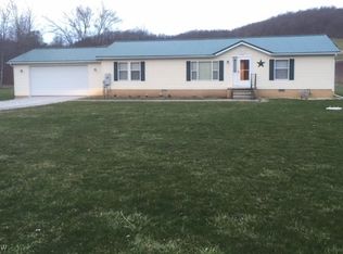 5693 Rutledge St SE, Dennison, OH 44621