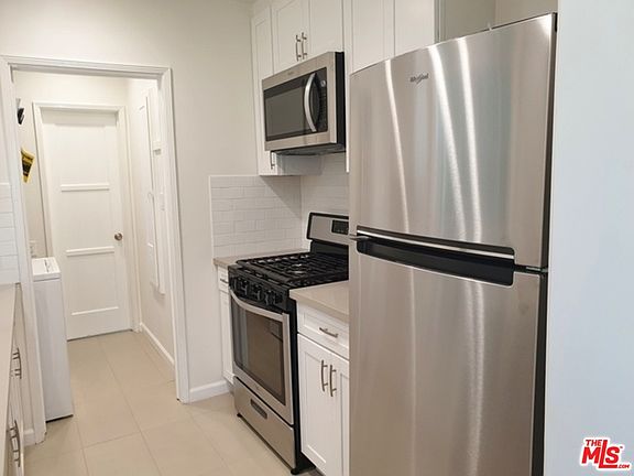 5th image of 10572 Ayres Ave #1/2