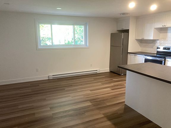 2nd image of 434 Palace Rd #16