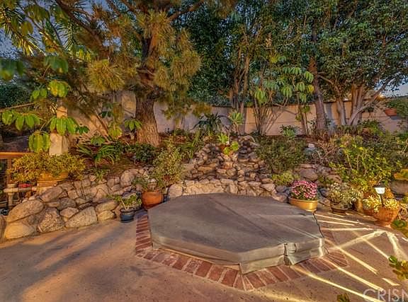 5th image of 1214 Glen Oaks Blvd