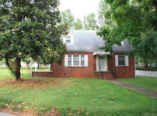 201 Hutcheson Ave, Chase City, VA 23924