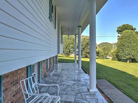 4th image of 110 Ashwood Ct
