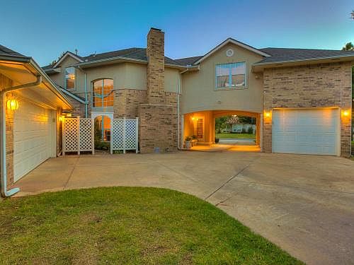 3rd image of 2701 SW 121st Ct
