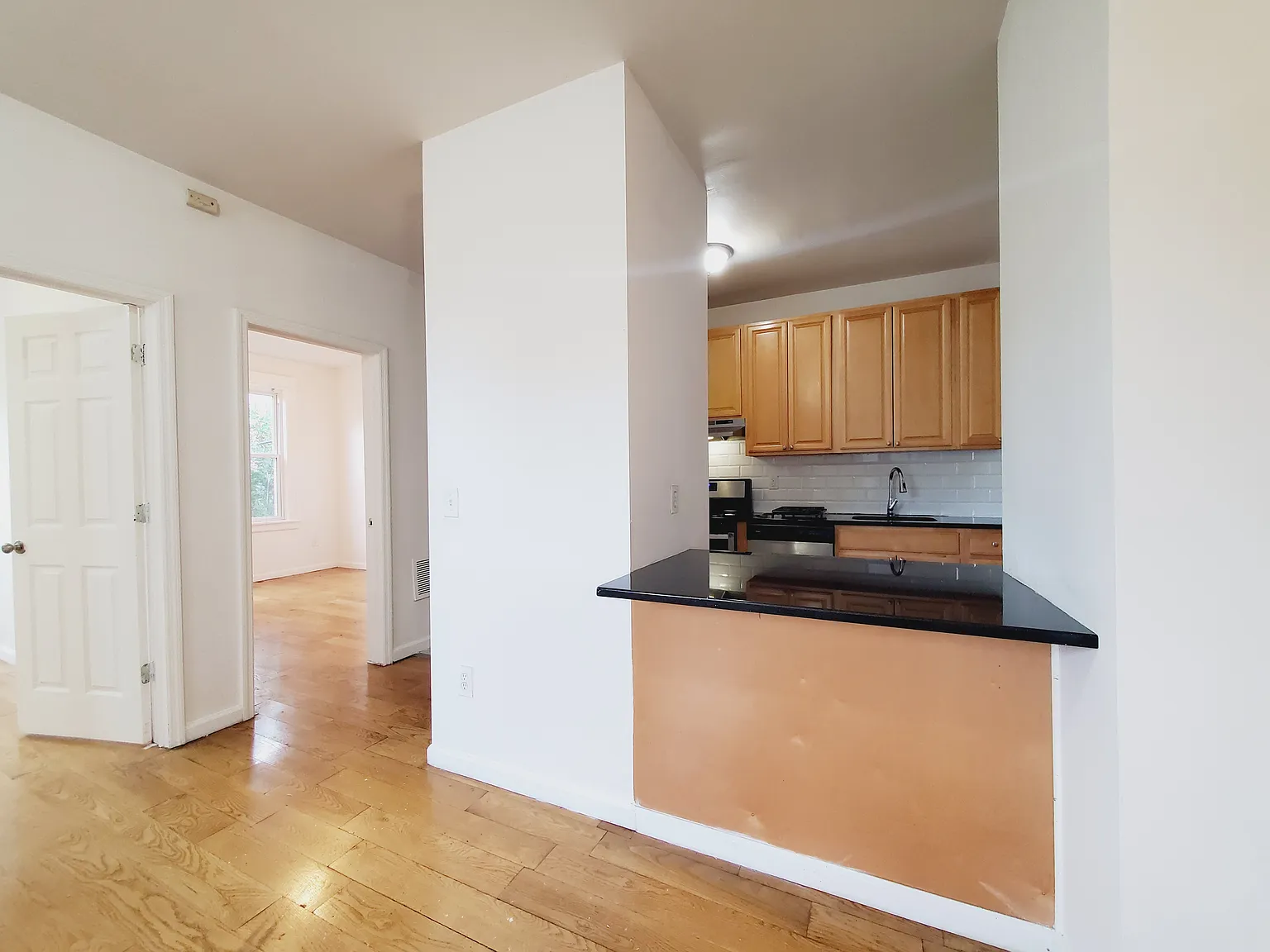 4 bed, 1200 sqft, $3,000 — Photo 1