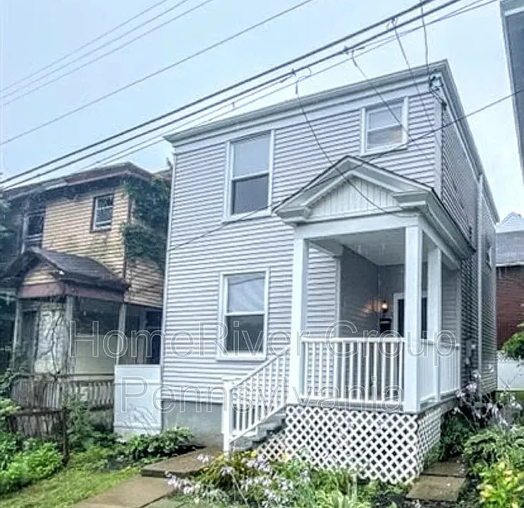 245 Marion St