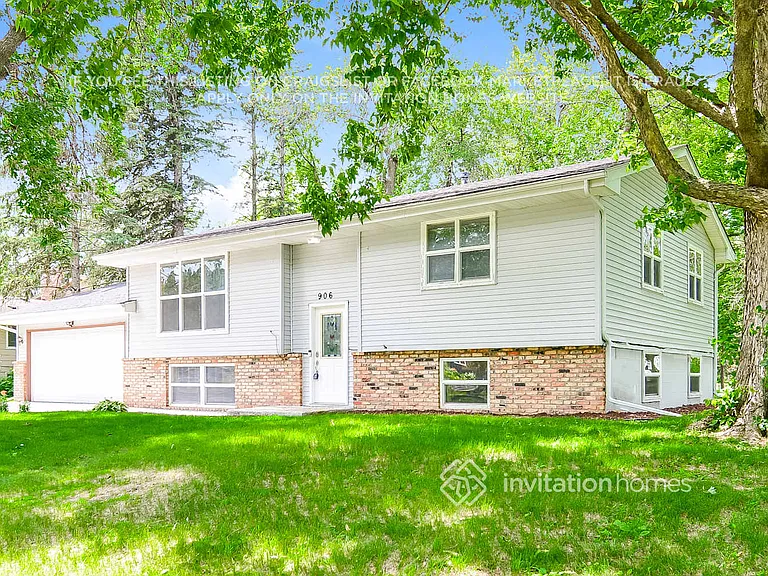 906 Ghostley Ln N — Photo 4