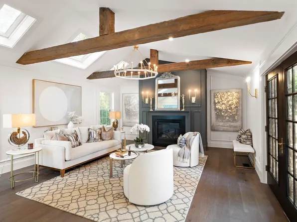 37 Moulton St, Newburyport, MA 01950