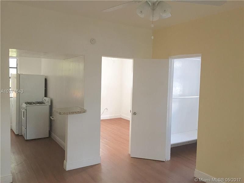 1st image of 411 Meridian Ave APT 6