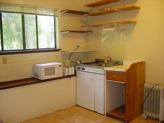 5th image of 662 Cathedral Dr