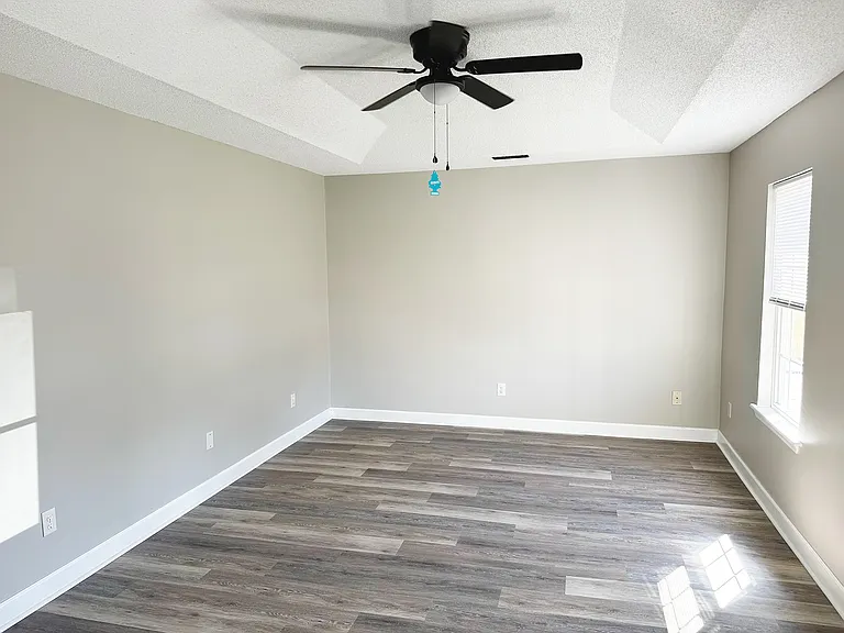 809 Tisbury Ln — Photo 5