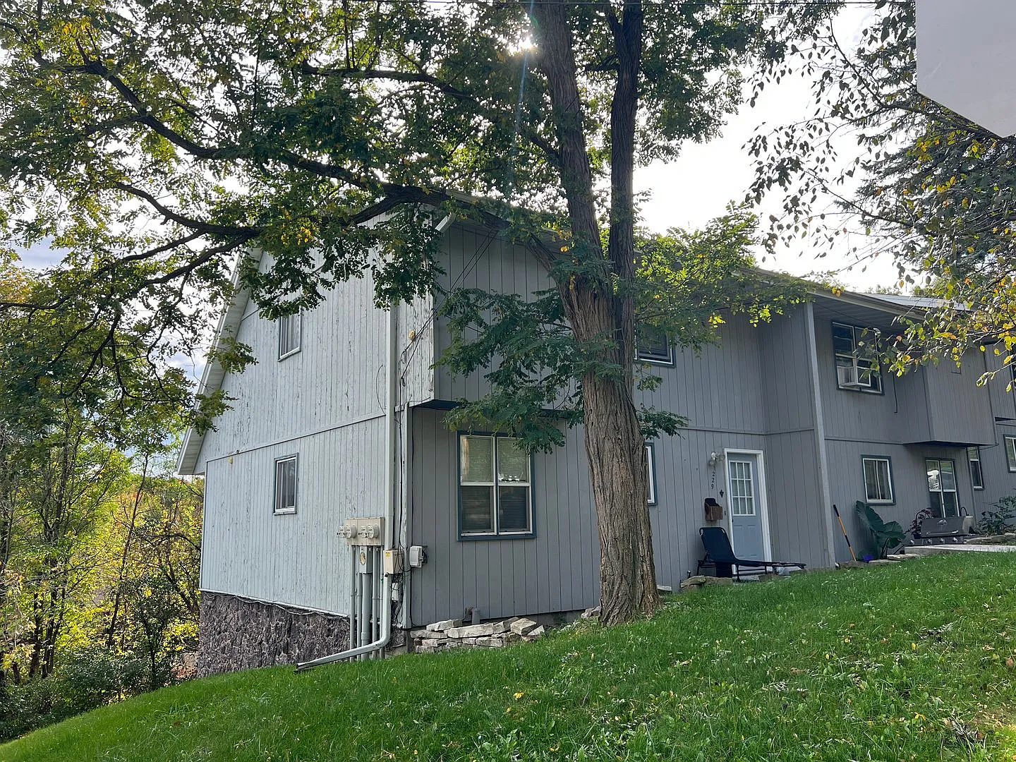 1229 Augusta Ave — Photo 2