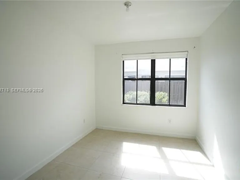 10440 NW 61st Ln #Townhouse 10440 — Photo 13