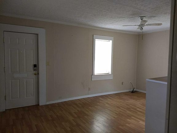 3rd image of 113 Moberly Ave