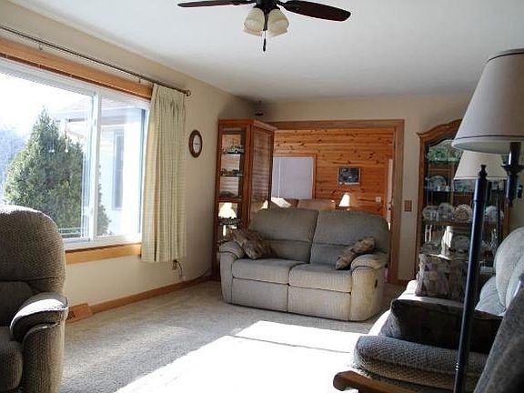 4th image of 1734 N Red Oak Dr