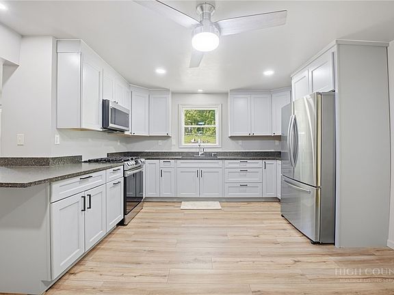 2nd image of 325 Sawyers Rd