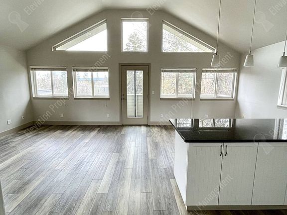 4th image of 1116 NW Portland Ave #B