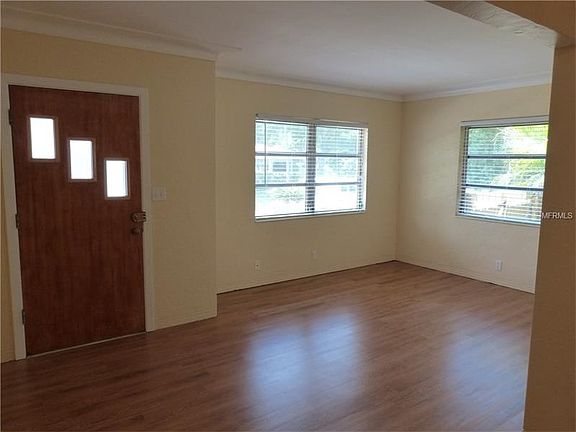 4th image of 208 12th Ave N #206