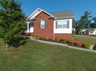 827 Colonial Estates Way, Knoxville, TN 37920