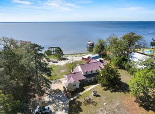 287 Red Barn Rd, Freeport, FL 32439