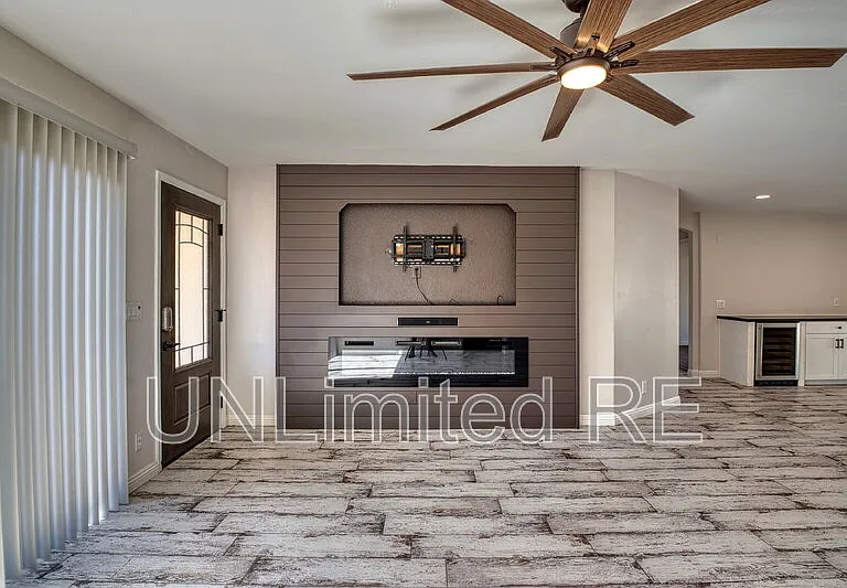 1435 Beefeater Dr — Photo 16