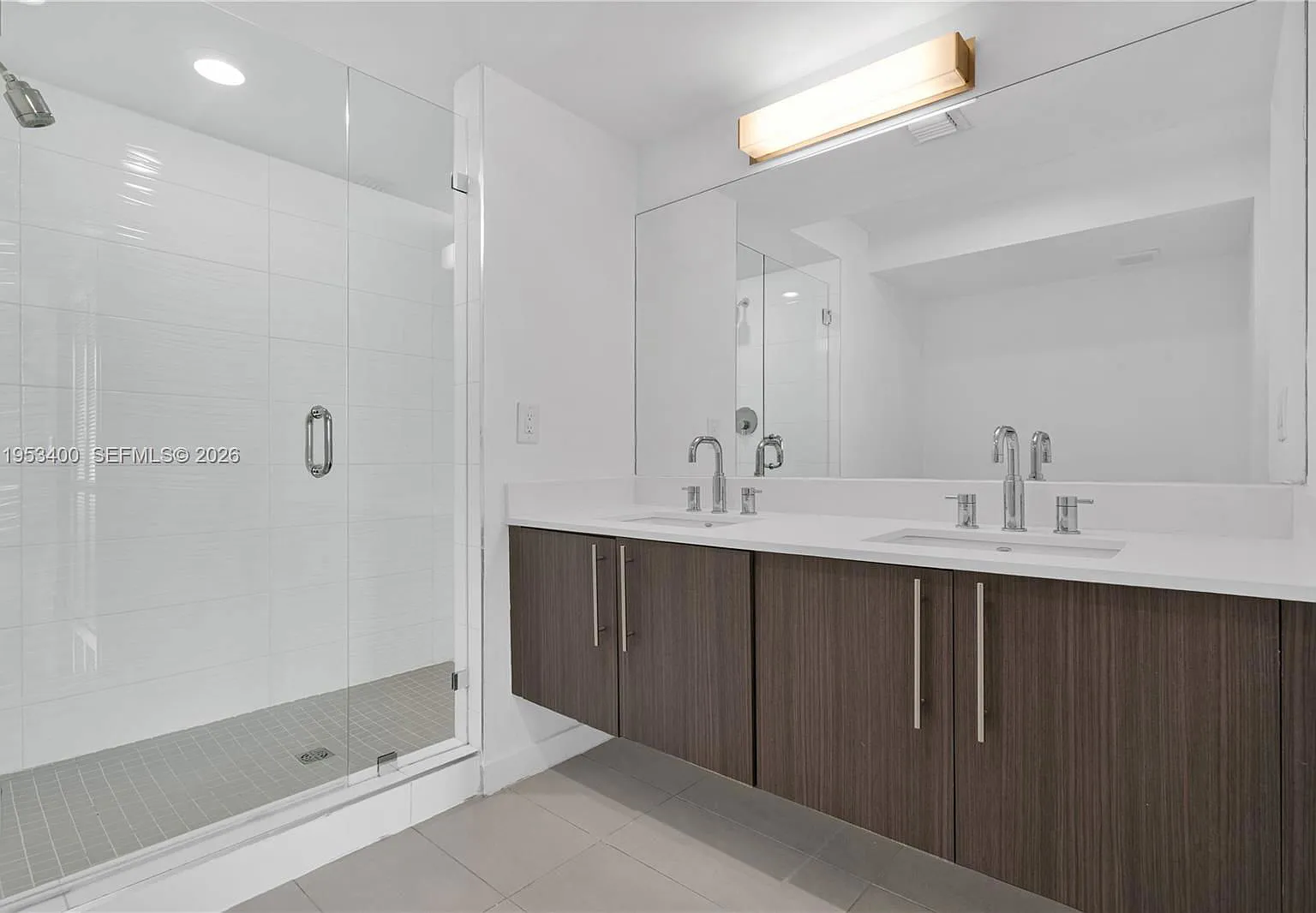 1 bed, 2.0 bath, 989 sqft, $2,600 — Photo 4