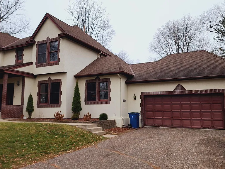 14920 McGinty Rd W — Photo 2