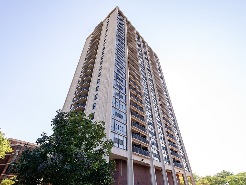 1st image of 3001 S Michigan Ave Unit 901