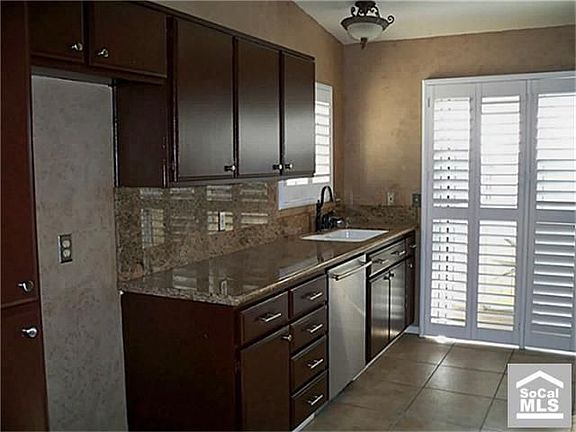 3rd image of 72 Corniche Dr Unit H