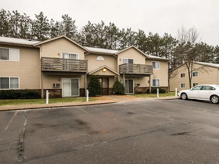 Pine Ridge Apartments — Photo 17