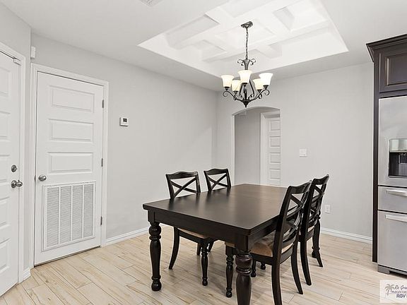 2nd image of 2814 Sabal Palm Dr