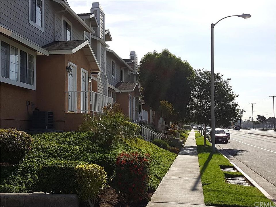 2nd image of 15071 Mulberry Dr #28