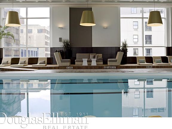4th image of 560 W 43rd St APT 36J
