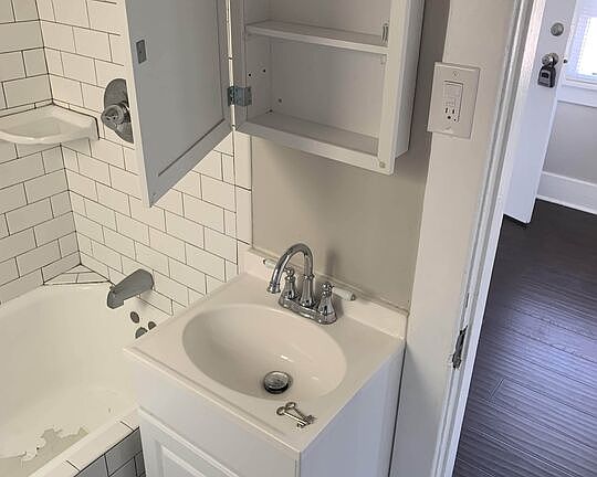 5th image of 322 Daisy Ave