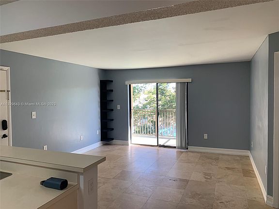 4th image of 251 Palm Cir W APT 304