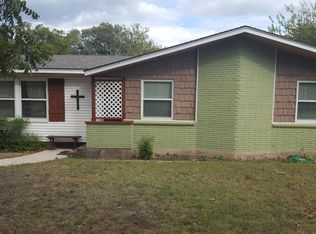 608 S 3rd St, Midlothian, TX 76065