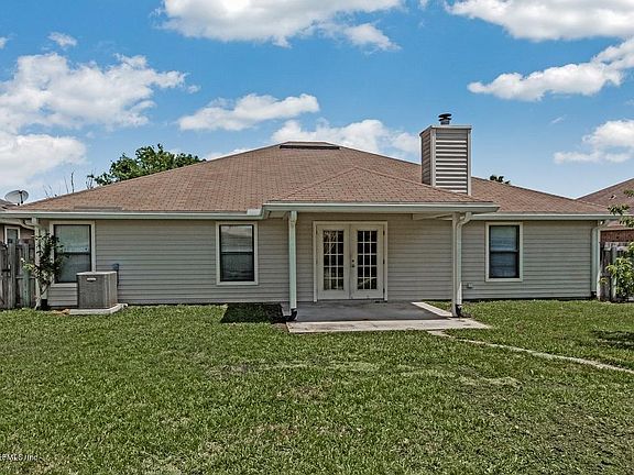 3rd image of 516 Cricket Cove Ct