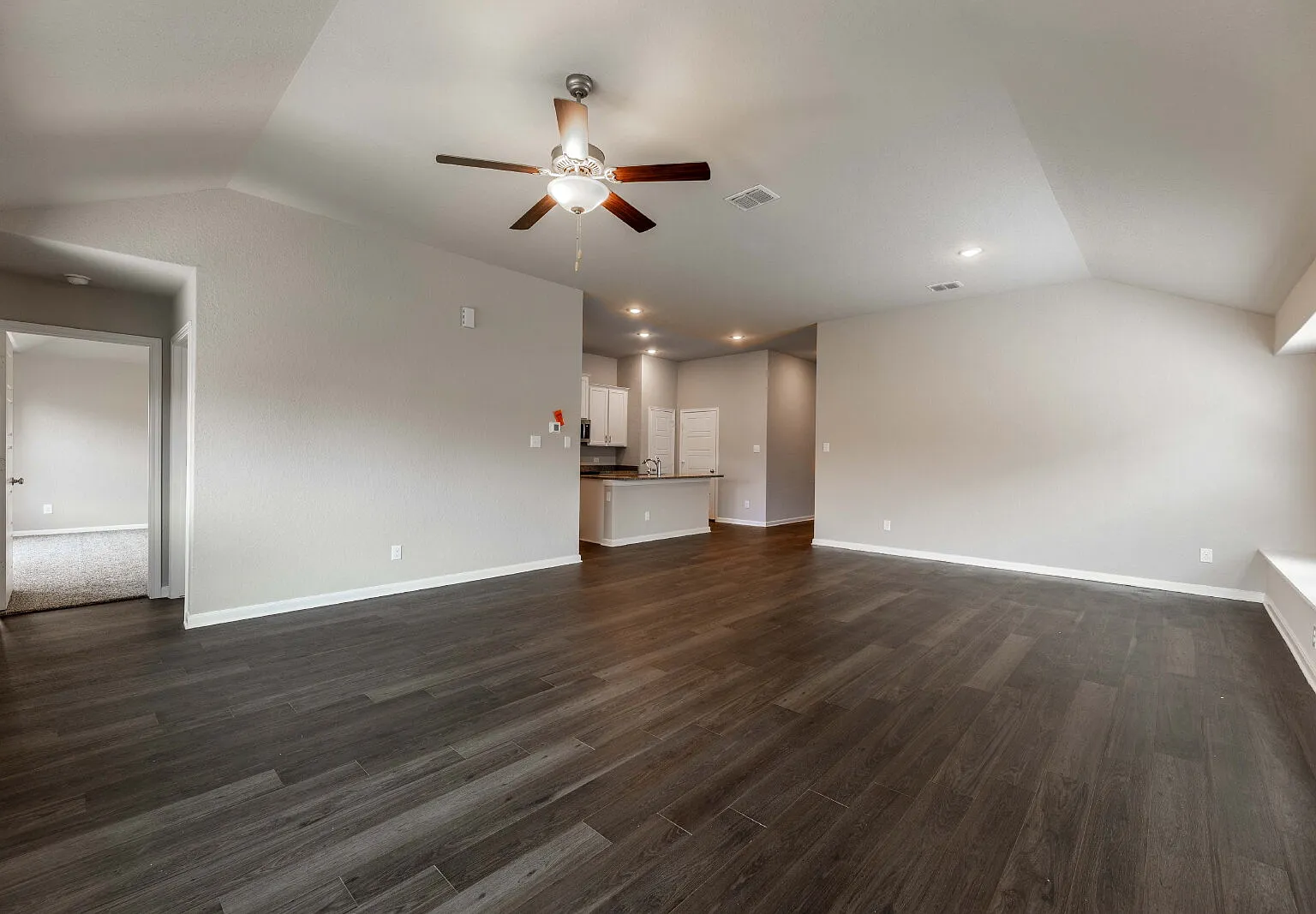 3 bed, 2.0 bath, 1636 sqft, $1,725 — Photo 4