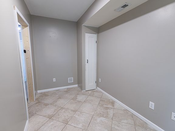 5th image of 276 Parker Ave