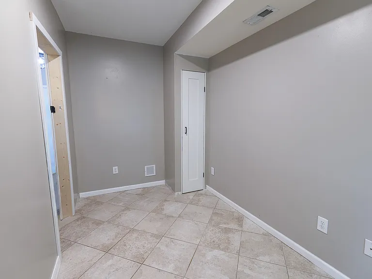 276 Parker Ave — Photo 5