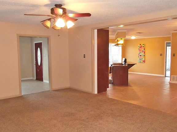 4th image of 8 S Valley Dr