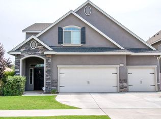 2317 W Babcock Ave, Visalia, CA 93291