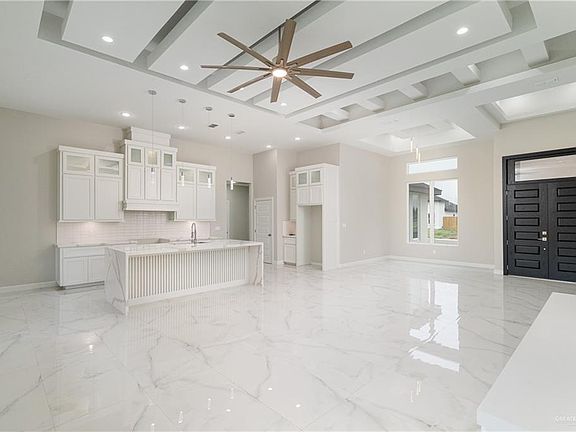 4th image of 2812 Arboledas Dr
