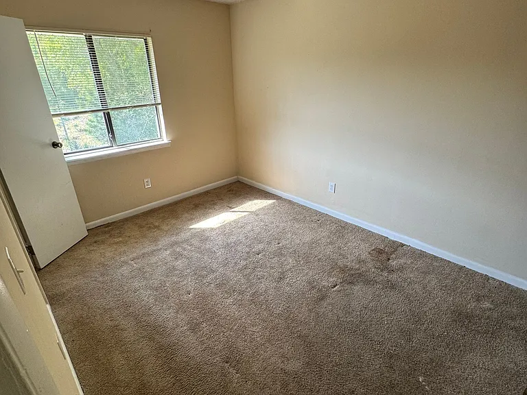 263 S Pine St — Photo 8