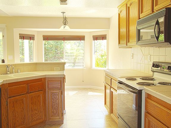 5th image of 5609 Bluffs Ct