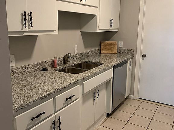 4th image of 511 Heritage Pl