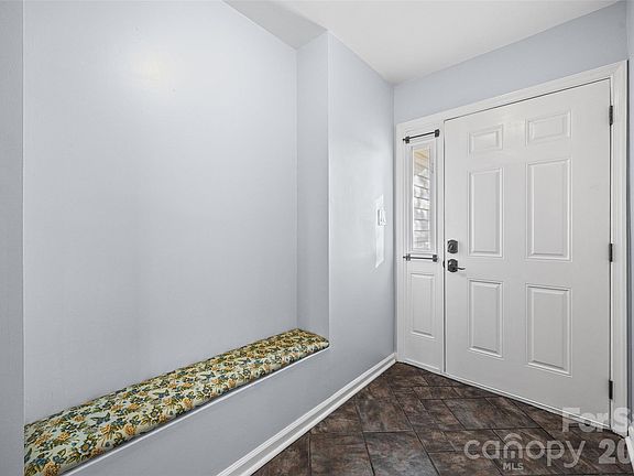 3rd image of 2339 Olde Whitehall Rd