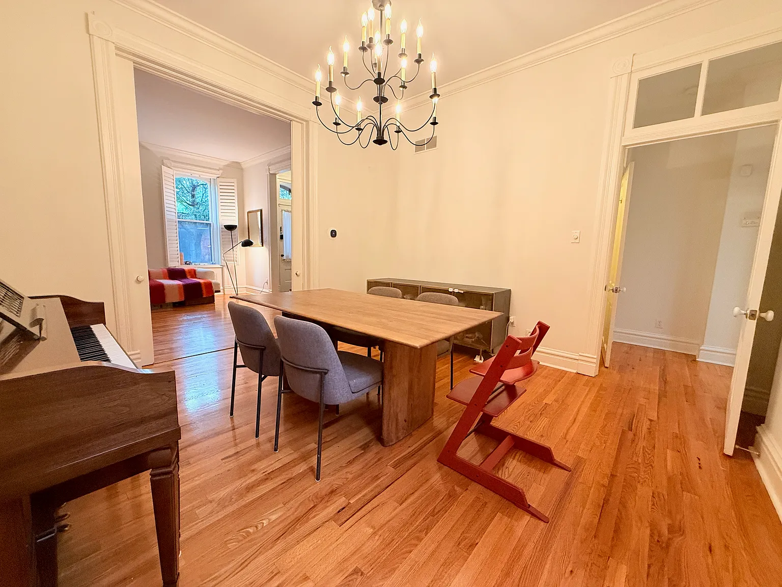 3 bed, 2.5 bath, 2056 sqft, $3,600 — Photo 3