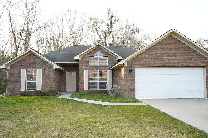 3 bed, 2.0 bath, 1564 sqft, $1,800 — Photo 2